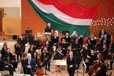 Miskolci Szimfonikusok: Zenés utazás a világ körül